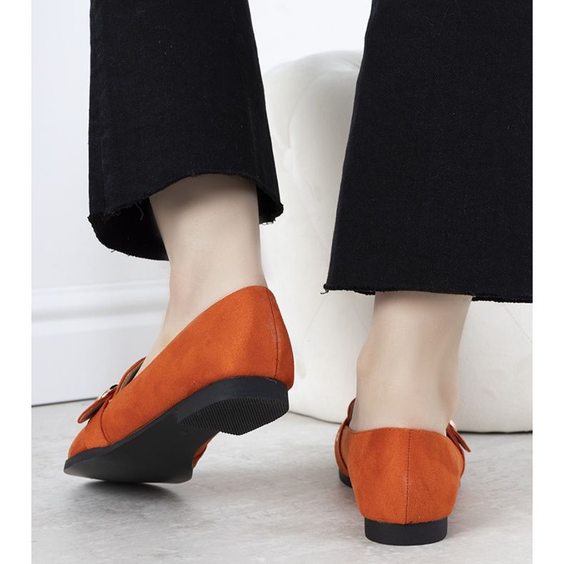 Pomarańczowe mokasyny z złotą ozdobą Verreau 2