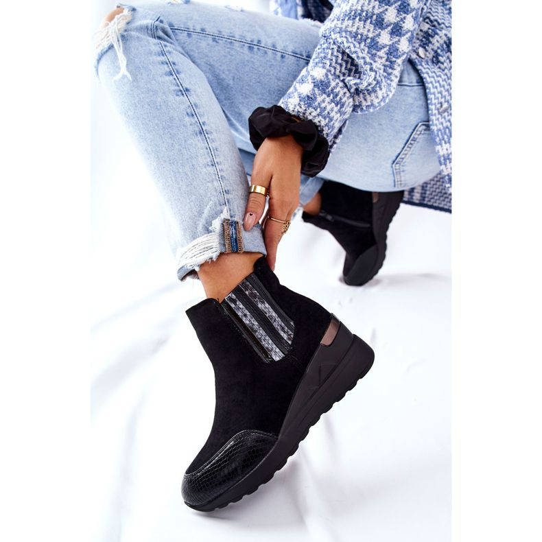 PE1 Zamszowe Botki Na Koturnie Czarne Manakel 1