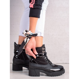 Queen Vivi Stylowe Czarne Workery 2