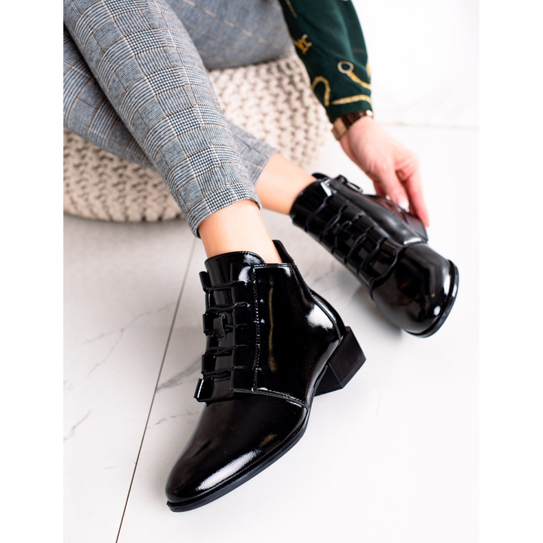 W. Potocki Eleganckie Lakierowane Botki Potocki czarne 1