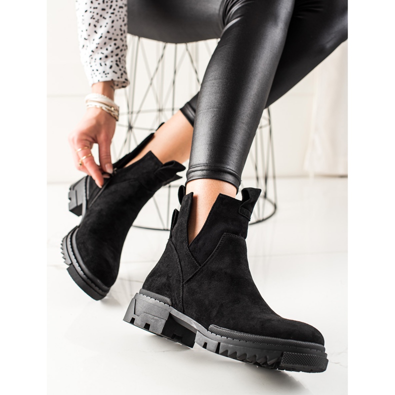 W. Potocki Zamszowe workery z wycięciem czarne 1