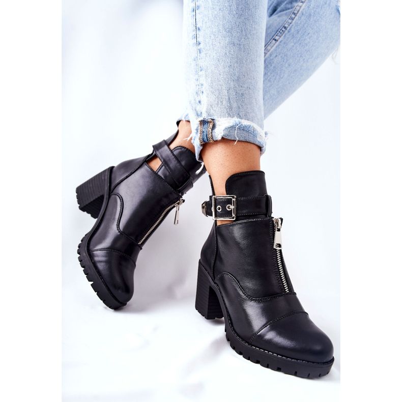 PG1 Botki Na Obcasie Z Klamrą Czarne Clive 2