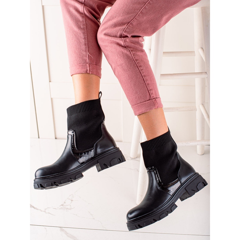 TRENDI Wsuwane workery na platformie czarne 1