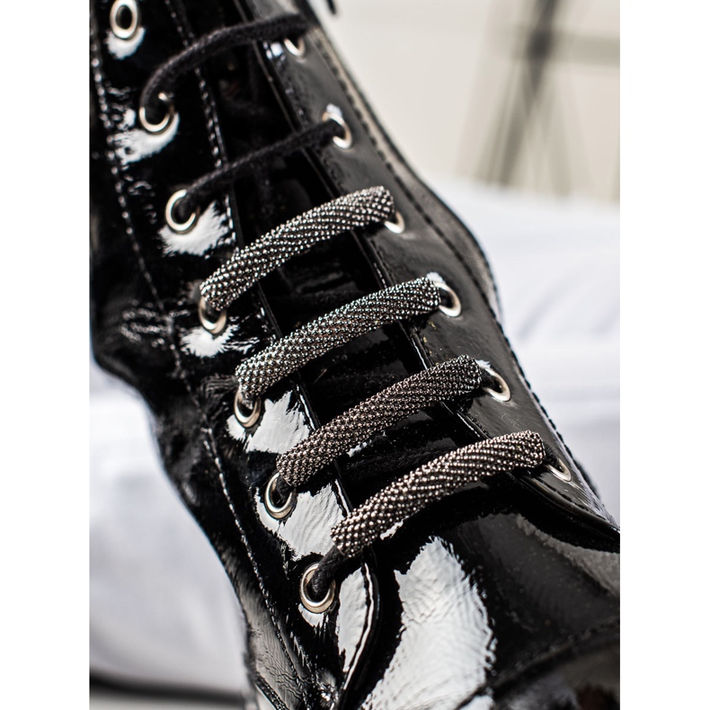 Modne lakierowane botki czarne 2