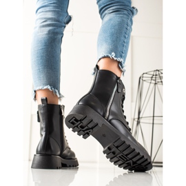 TRENDI Modne Czarne Trapery 1