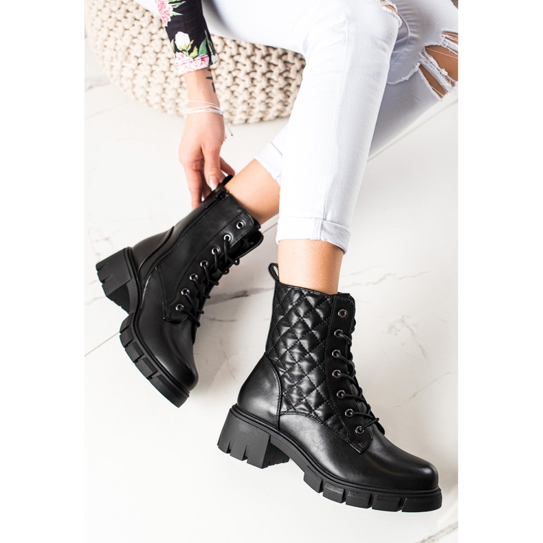 Bestelle Klasyczne Pikowane Traperki czarne 1