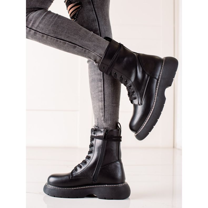 TRENDI Czarne workery na platformie 1