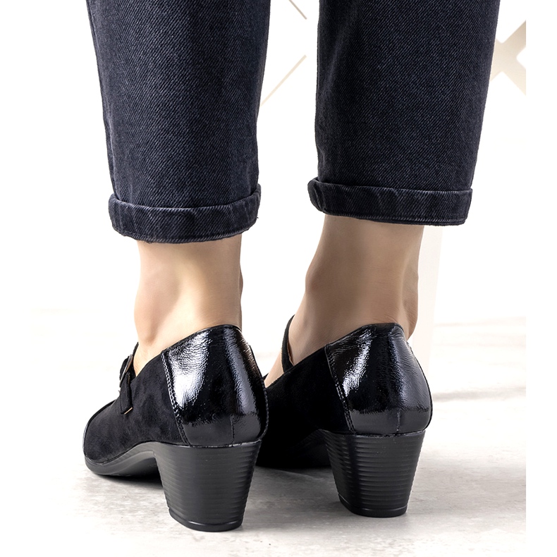 Czarne czółenka na słupku z lakierowanym noskiem Dessert 1