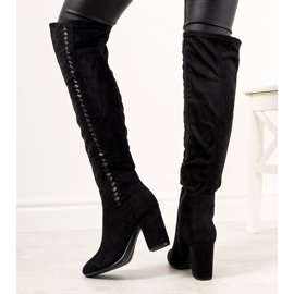 Czarne kozaki na słupku ocieplane Menas 1