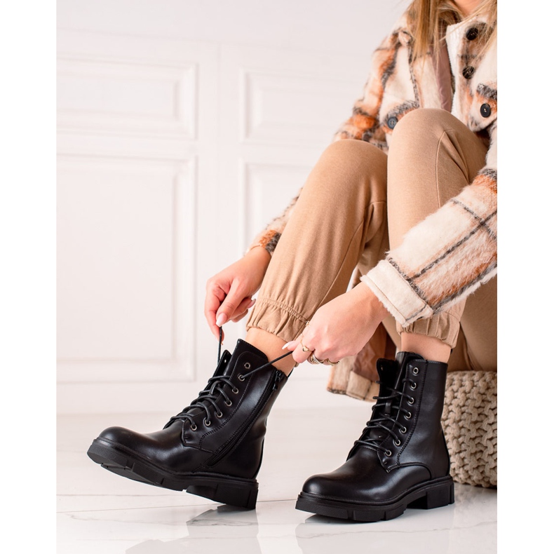 Ideal Shoes Workery Klasyczne Traperki czarne 1