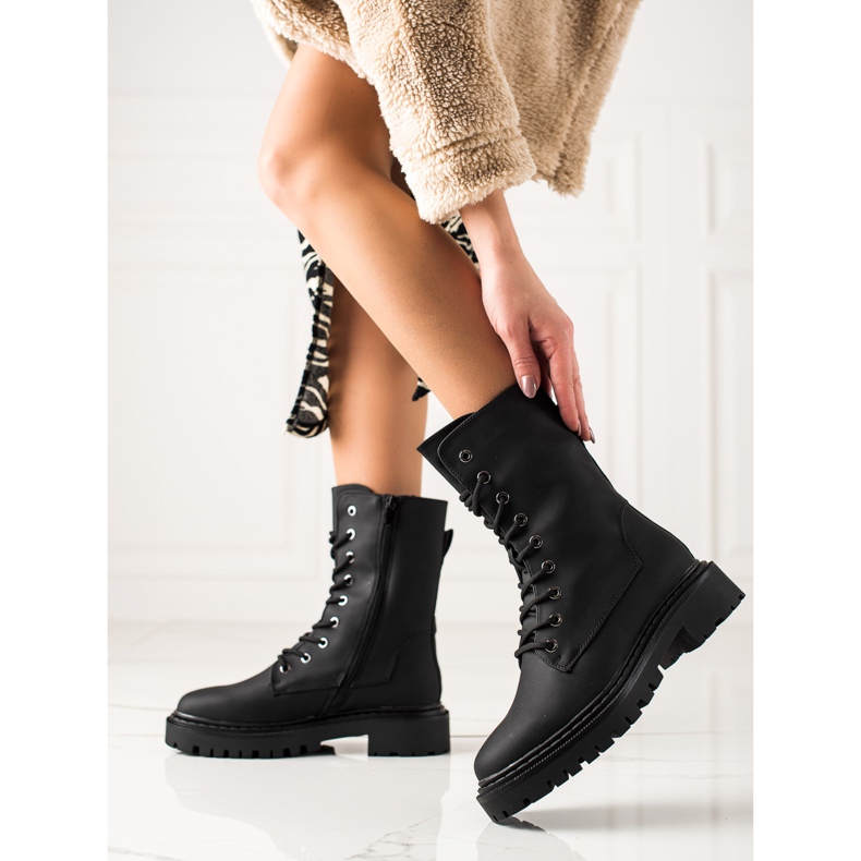 Erynn Klasyczne Czarne Sznurowane Workery 1