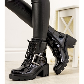 Czarne lakierowane botki ocieplane Strada 1