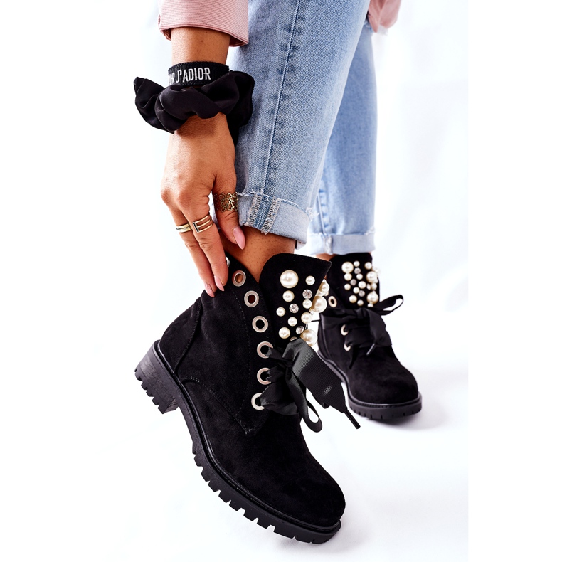 FI1 Zamszowe Botki Z Perełkami I Wstążką Czarne Perla 1
