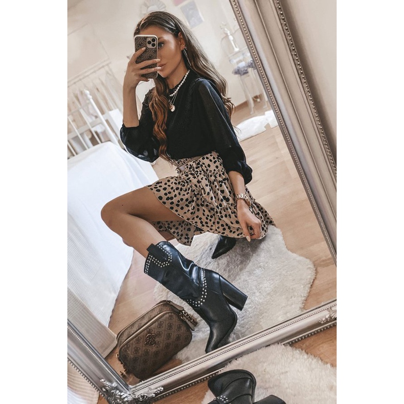 BM Czarne kowbojki ze zdobioną cholewką Bora 1