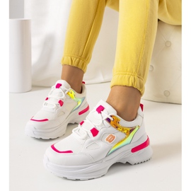 Biało różowe sneakersy z holograficznymi wstawkami Going białe 1