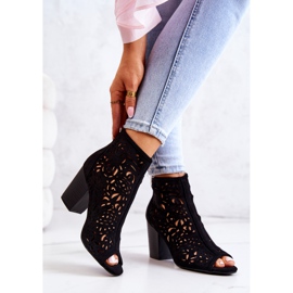 FB1 Botki Na Słupku Ażurowe Czarne Brittany 2