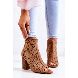 FB1 Botki Na Słupku Ażurowe Camel Brittany brązowe 1