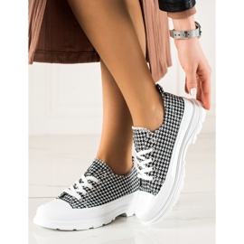 Bona Niskie Trampki W Kratkę białe czarne 1