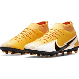 Buty piłkarskie Nike Mercurial Superfly 7 Club FG/MG Jr AT8150 801 żółte żółcie 1