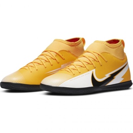 Buty piłkarskie Nike Mercurial Superfly 7 Club Ic Jr AT8153 801 żółte pomarańcze i czerwienie 1