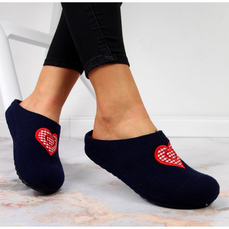 Kapcie domowe z sercem Panto Fino W INT1631 granatowe 1