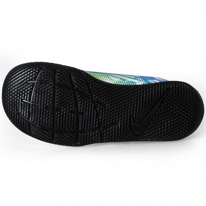 Buty piłkarskie Nike Mercurial Vapor 13 Club Njr Ic PS(V) Jr AT8171 104 czarne białe 1