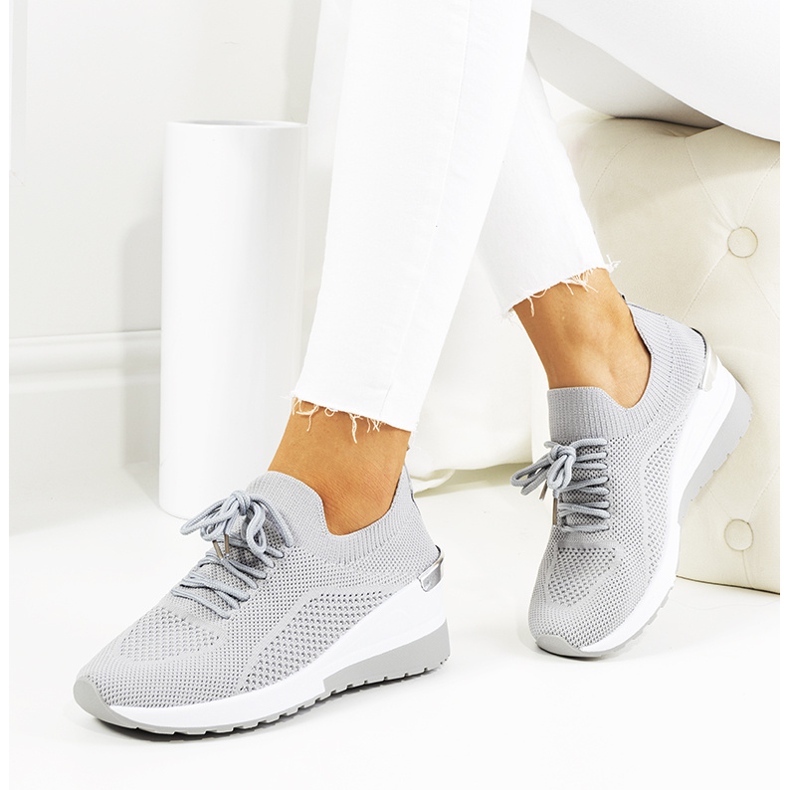 Szare sneakersy na koturnie Sabelia 1