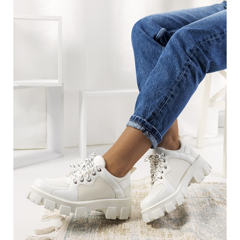 Białe sneakersy damskie Bernic 1