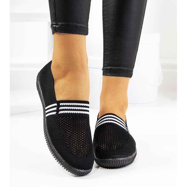 Czarne tenisówki ażurowe Tanya 1