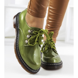 Zielone lakierowane półbuty Kristina 1