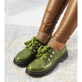 Zielone lakierowane półbuty Kristina 2