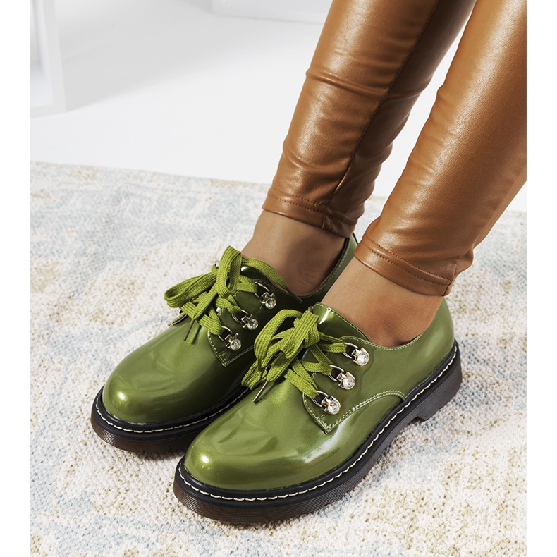 Zielone lakierowane półbuty Kristina 2