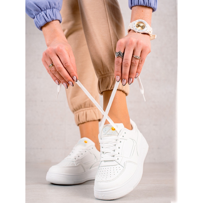 TRENDI Modne Białe Sneakersy 1