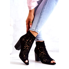 FB1 Botki Na Słupku Ażurowe Czarne Brittany 2