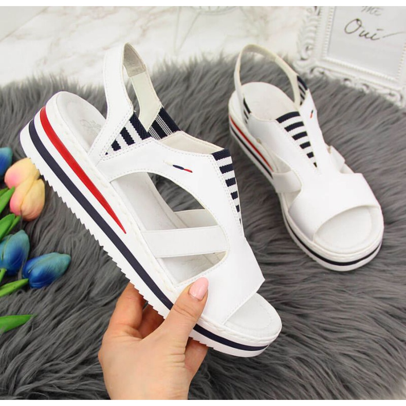 Sandały na koturnie Rieker W V02Y5 białe 1