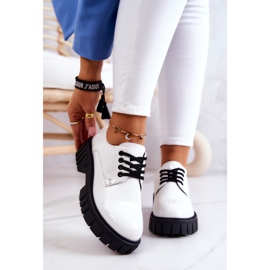 Modne Lakierowane Półbuty La.Fi Białe Hallie 1