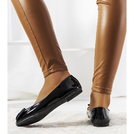 Czarne lakierowane baleriny Flynn 1