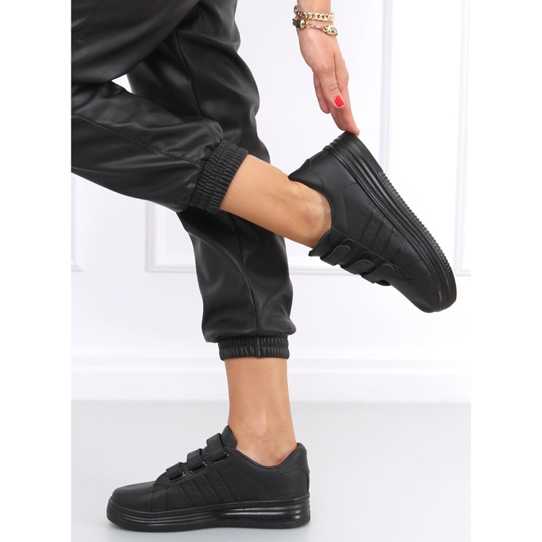 Trampki z rzepami Saanvi Negro czarne 2