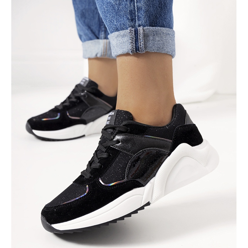 Czarne błyszczące sneakersy Cotter 1