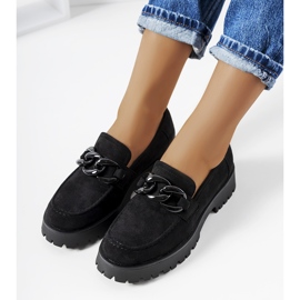 Czarne półbuty na grubej podeszwie Nelisa 1