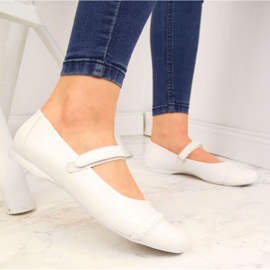 Baleriny na rzep komunijne Kornecki Jr KOR6271 białe 2