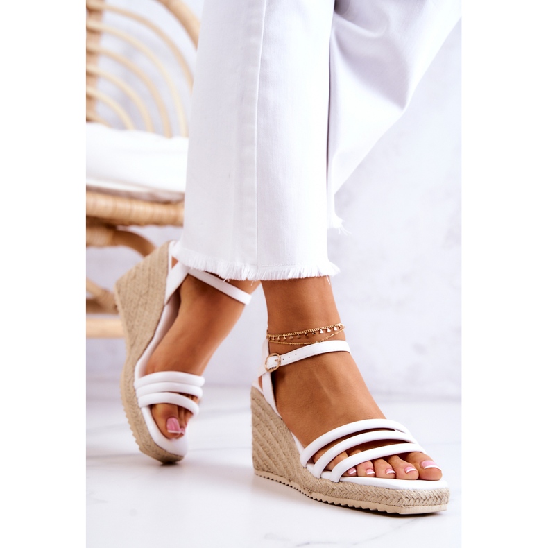 FJ1 Sandałki Na Koturnie Białe Louisiana 2