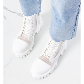 Białe botki z ażurową cholewką Potts 1