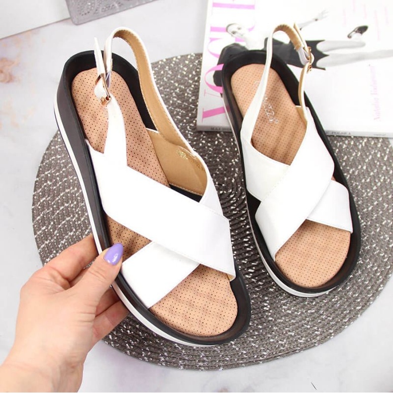 Sandały na koturnie Vinceza W JAN117B białe 1