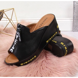 Klapki na koturnie z napisami Vinceza W JAN109 czarne 2