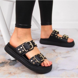 Klapki z nitami Bugatti JJ253070 W INT1720A czarne 2