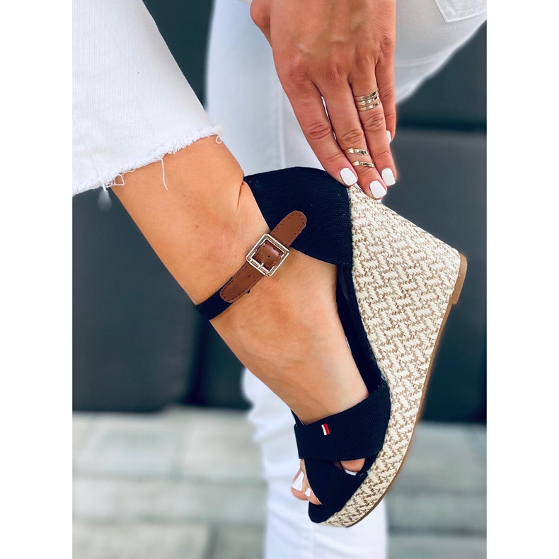 Sandałki na koturnie Lamis Black czarne 1