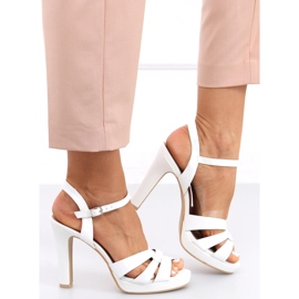 Sandałki na obcasie Camara White białe 2