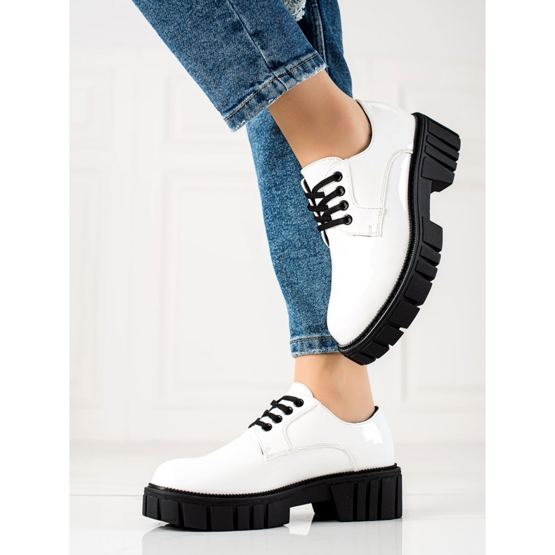 Białe półbuty na platformie La.Fi 1