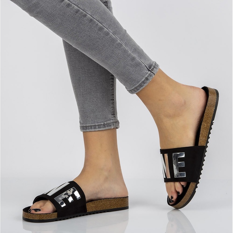 Klapki Filippo DK1374/20 Bk czarne 1